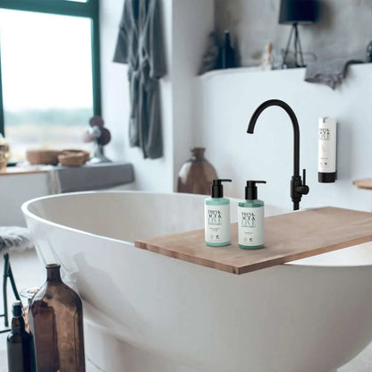 Condicionador de 300ml para hotéis Think Act &amp; Live - Bomba