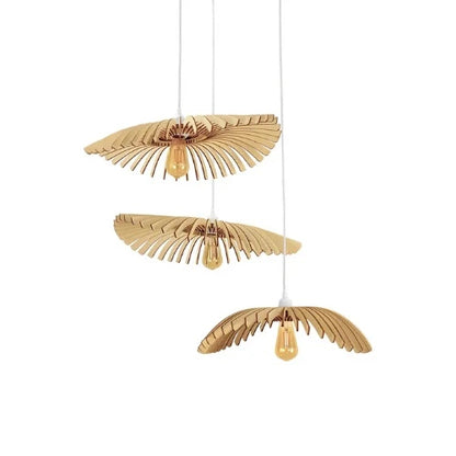 Lámpara colgante triple Cygnes de diseño en madera para hoteles – luz escultural y poética.