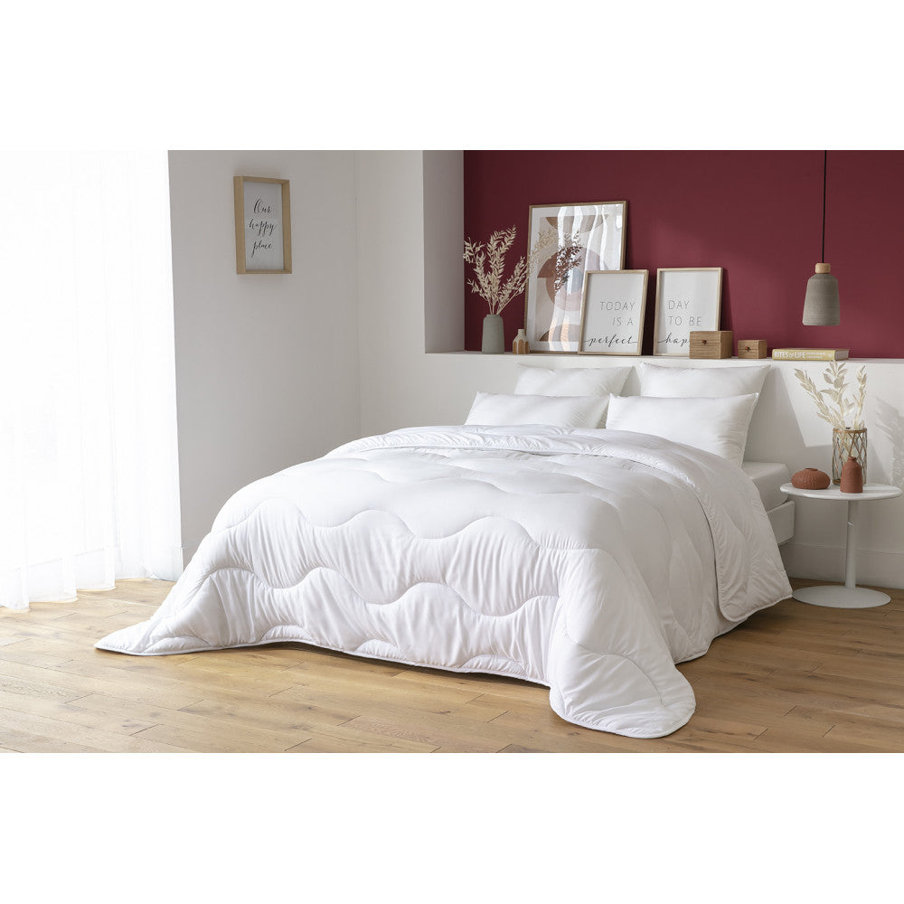 Couette en microfibre couleur blanc pour hôtels