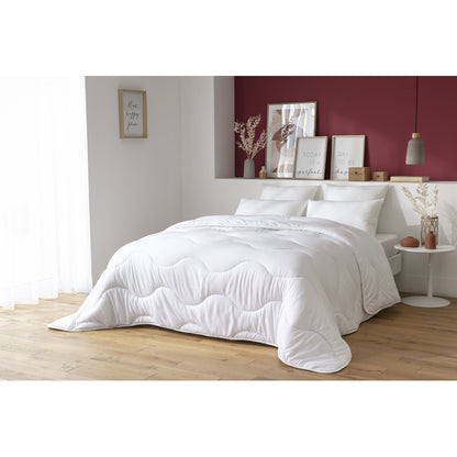 Couette en microfibre couleur blanc pour hôtels