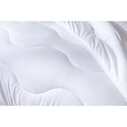 Couette en microfibre couleur blanc pour hôtels