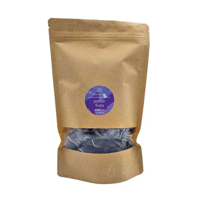 Pyramides de fruits en vrac dans un sachet en papier kraft