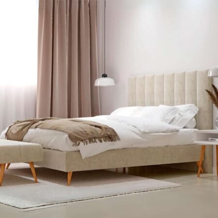 Base de madera Silos tapizada en tejido beige para hoteles